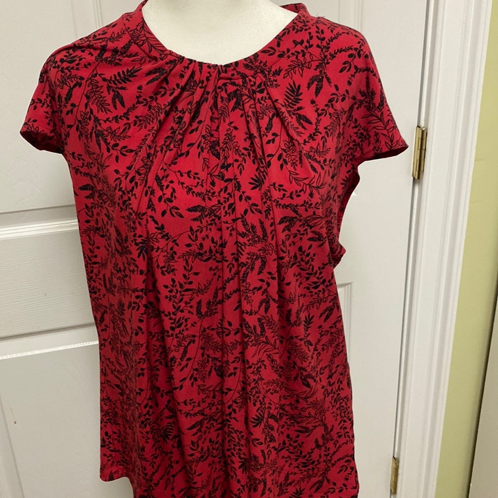 Liz Claiborne petite red and black blouse